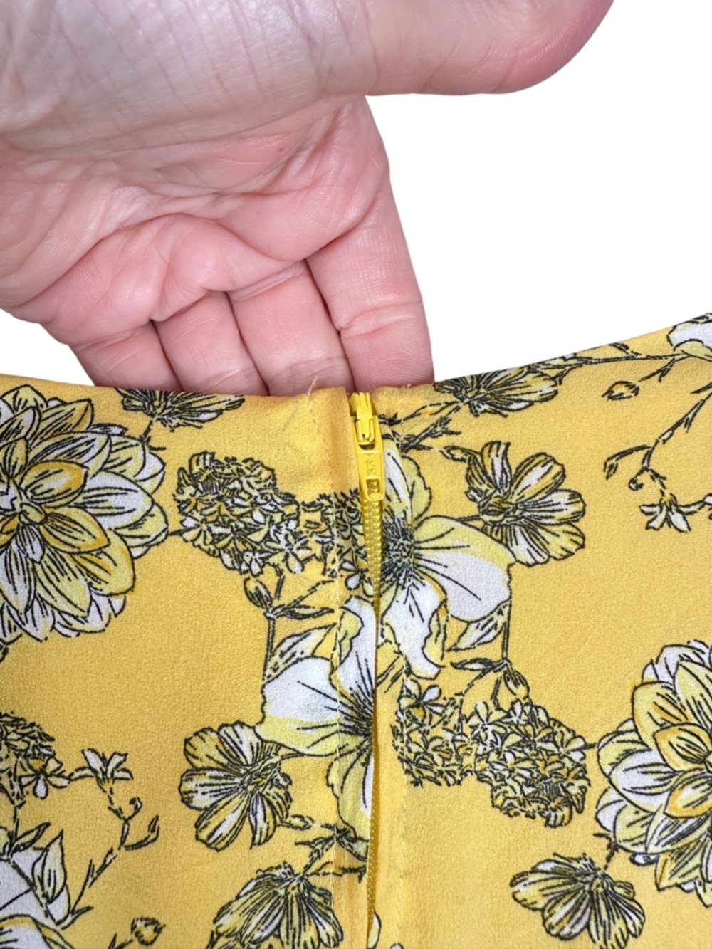Torrid Floral Georgette Faux Wrap Dress Yellow Flutter Sleeve Womens Size 14 - Picture 12 of 16